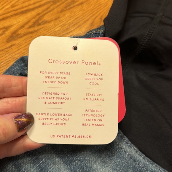 Over Belly Destruction Midi Maternity Jean Short Medium Denim Wash (Isabel mat.) - Picture 8 of 12